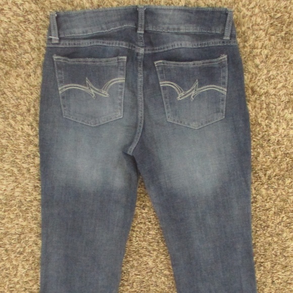 Wrangler Jeans Women's 7 Dark Wash Missy Essential Straight Leg Mid Rise‎ Denim - Picture 4 of 7